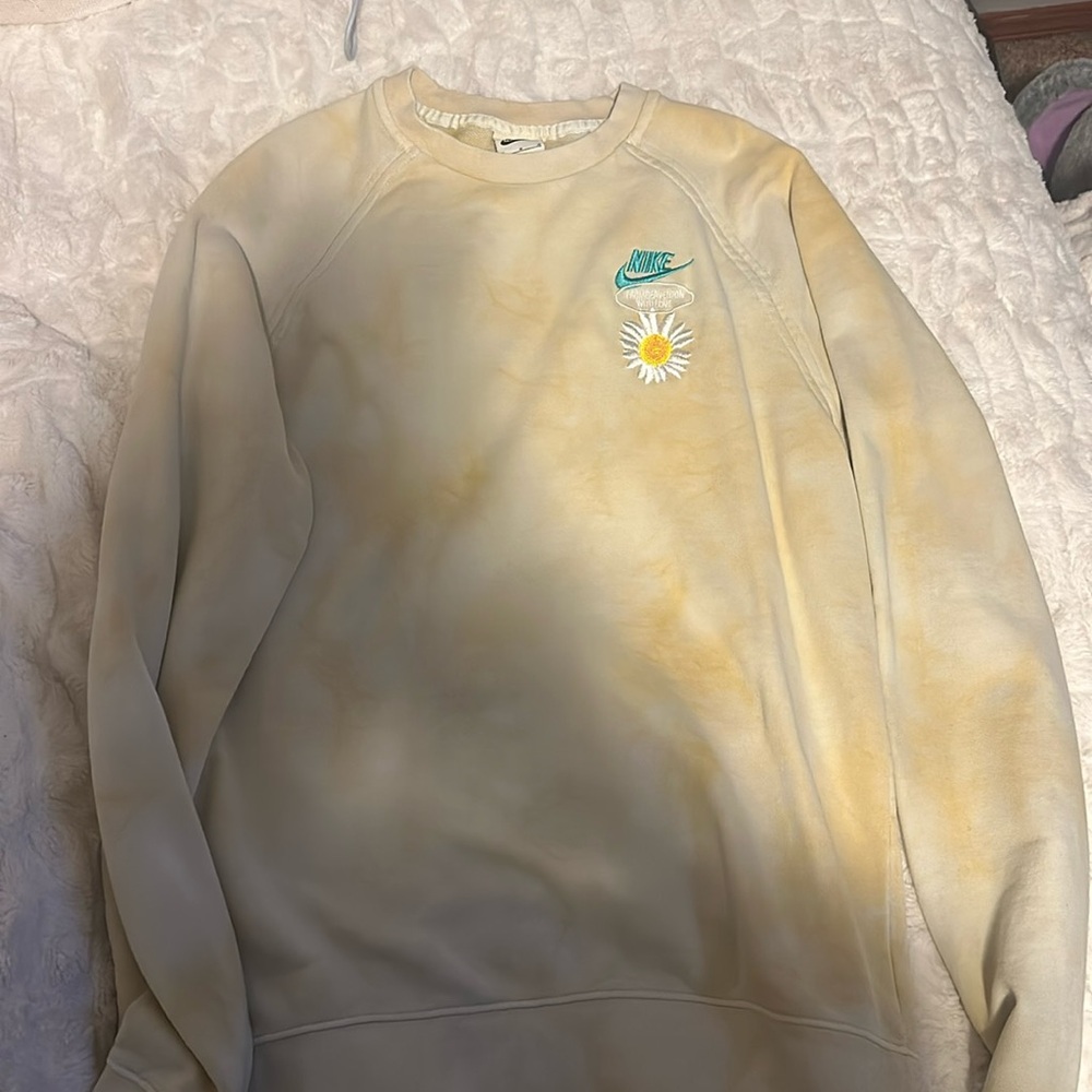 Nike women’s sweatshirt yellow tye dye